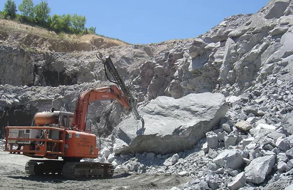 Rock drilling machine