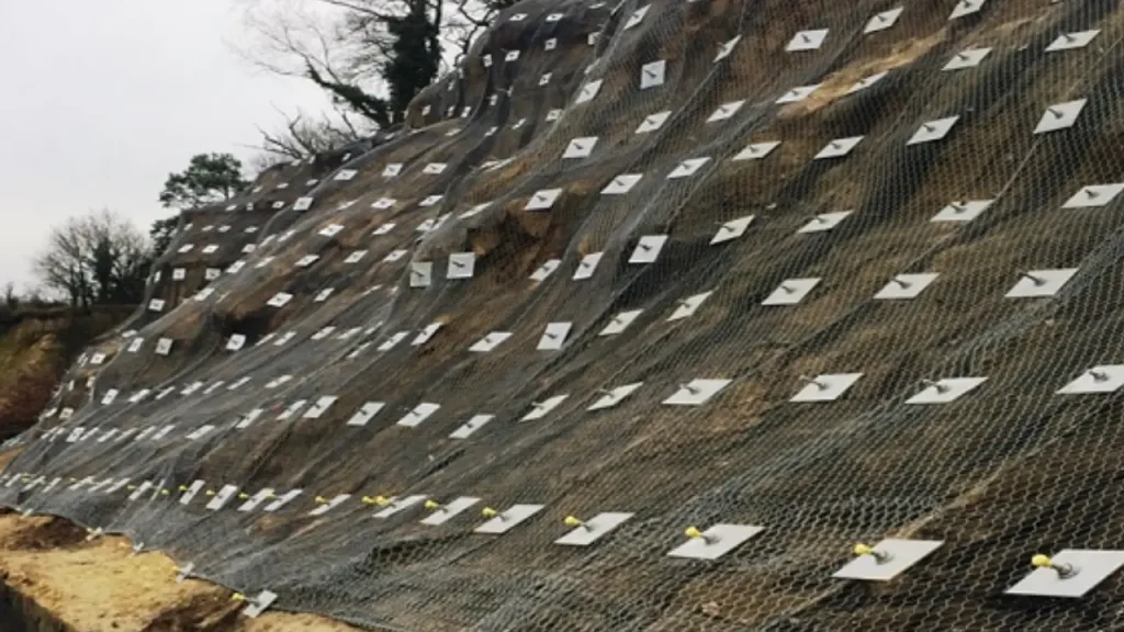 soil nailing and retaining wall